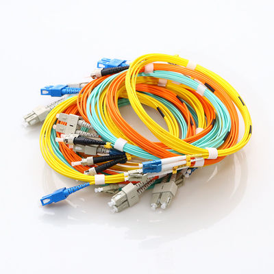 SC APC del cordón de remiendo del cable de la fibra del SM DX a LC UPC con los clips RoHS obediente