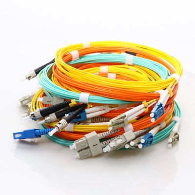 Cordón de remiendo de la fibra del solo modo de FC APC, fibra Jumper Cord óptico de FTTH