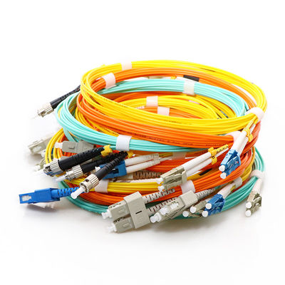 Cordón de remiendo del cable de la fibra de FTTH UPC APC con el conector del estruendo de MTRJ MU