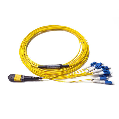 8 desbloqueo hembra-varón MPO MTP del Fanout del cordón de remiendo del cable de la fibra de la base de la base 12 al LC