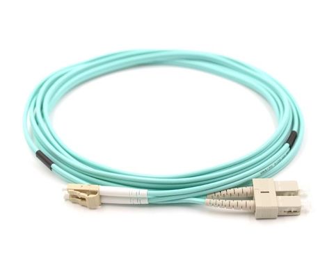 Cable de cable de fibra de PVC / LZH OFC Cable de cable de parche personalizado 0.9mm / 2.0mm