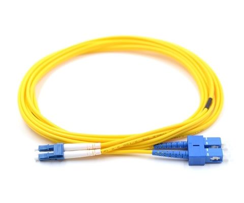 Cable de cable de fibra de PVC / LZH OFC Cable de cable de parche personalizado 0.9mm / 2.0mm